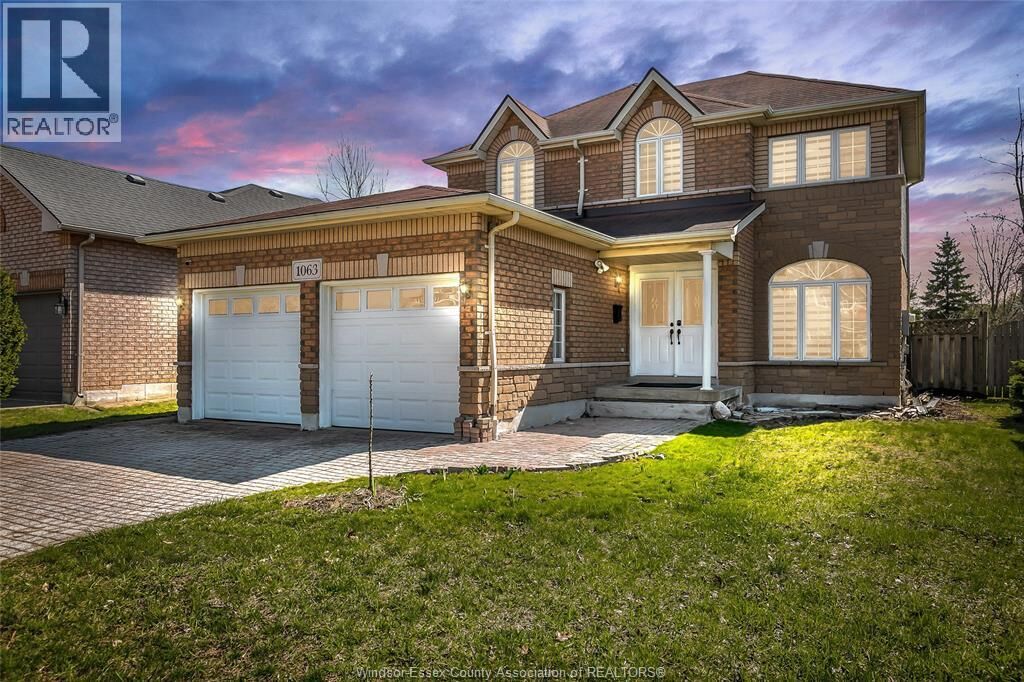 Property Photo:  1063 Peach Blossom Crescent  ON N9G 2R5 