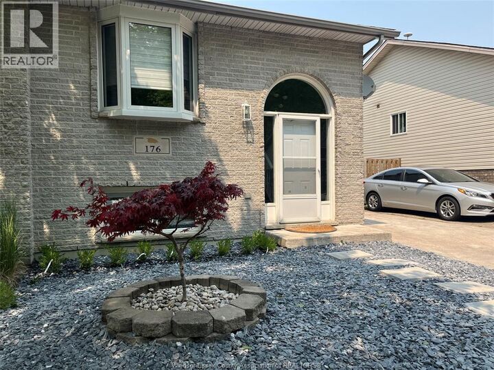 Property Photo:  176 Rivervilla Court Upper  ON N9J 3N9 
