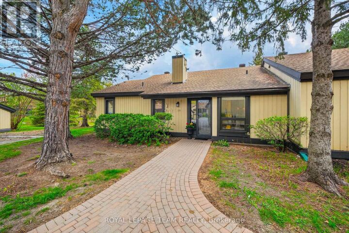 Property Photo:  10 Pebble Beach Court  ON K2S 1B9 