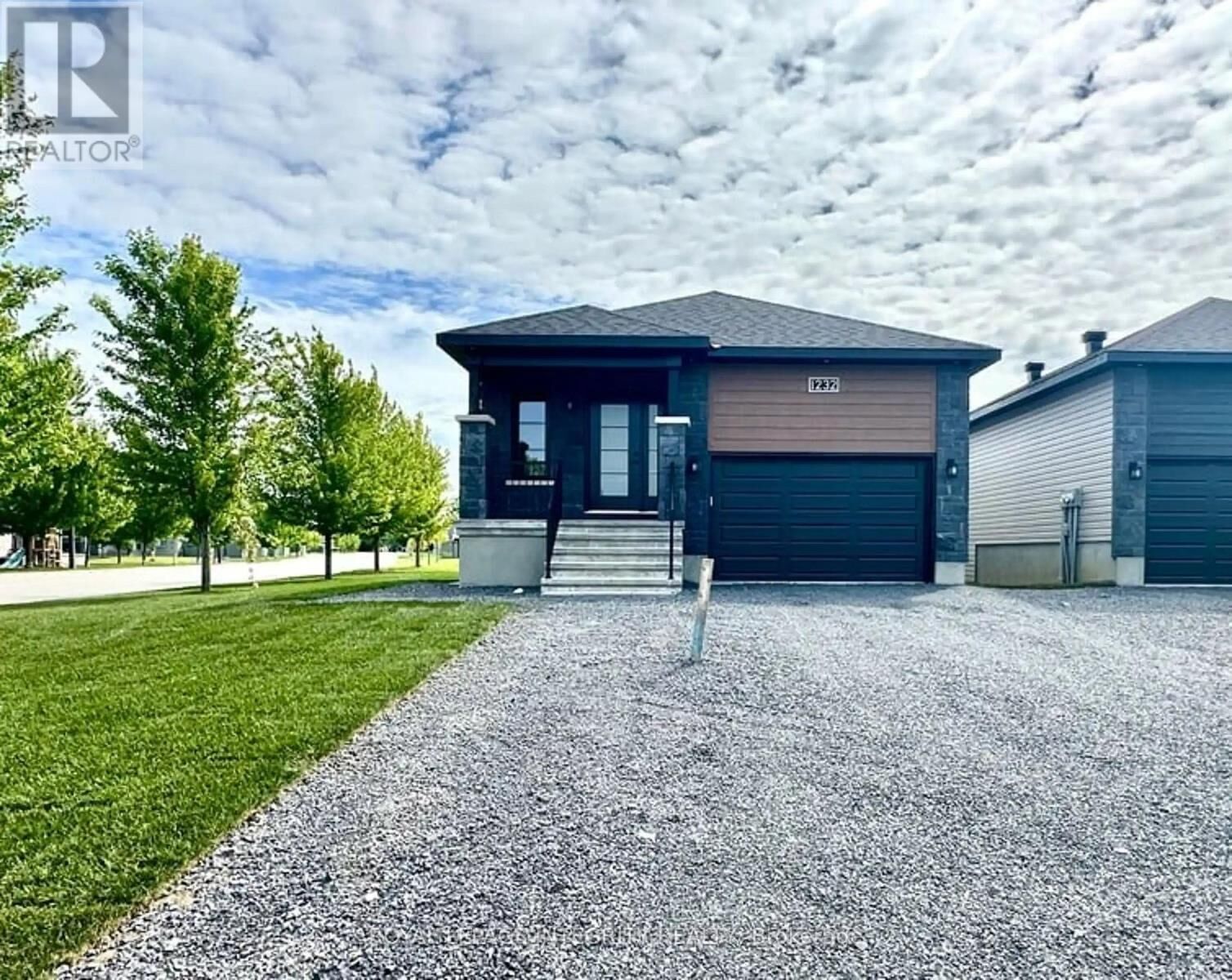 Property Photo:  1232 Montblanc Crescent A  ON K0A 1W0 