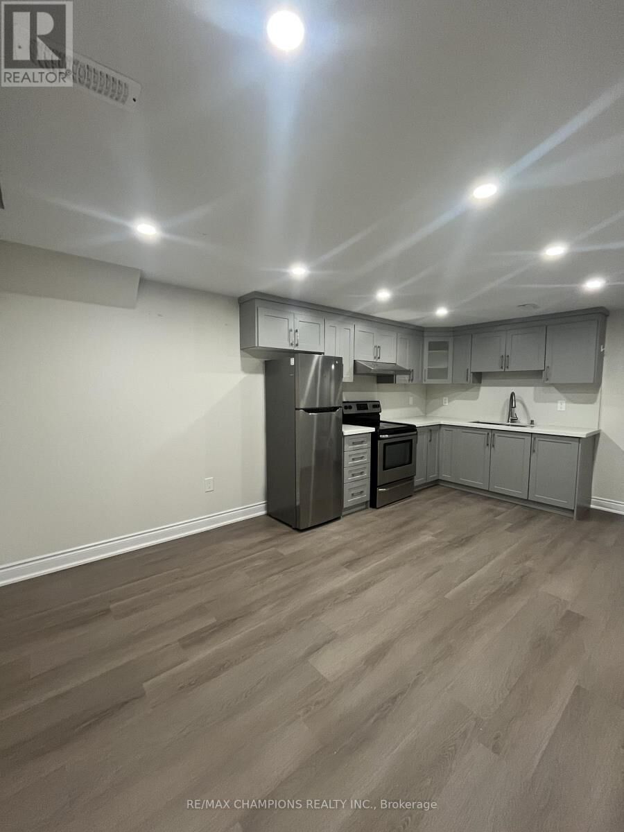 Property Photo:  19 Pentonville Road  ON L6R 3R9 