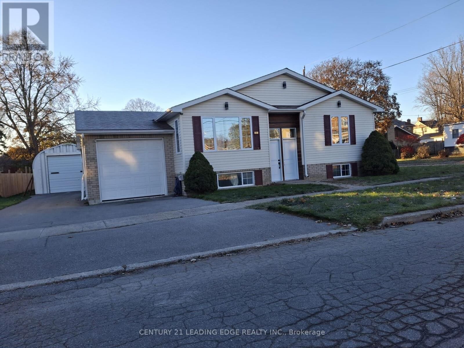 Property Photo:  61 Wilkins Street A  ON K8V 3M6 