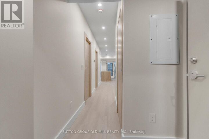 Property Photo:  625 Harvie Avenue 01  ON M6E 4M4 