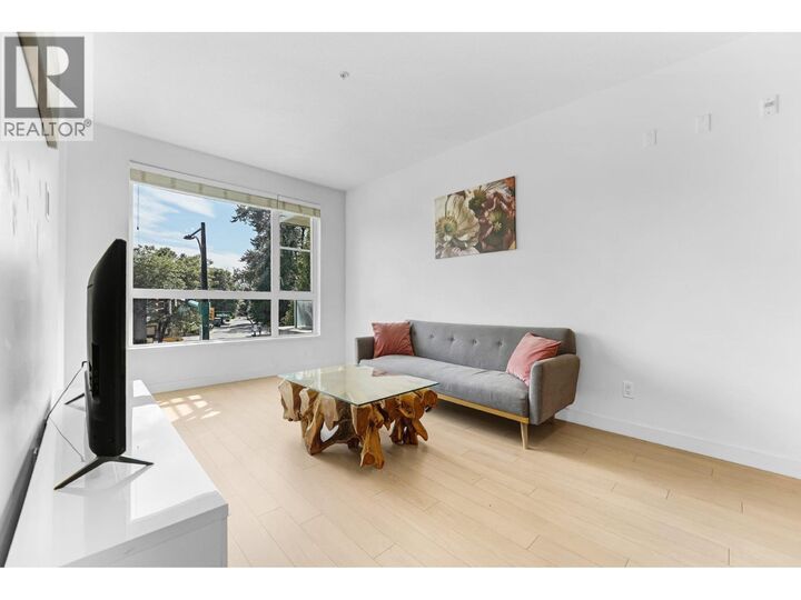 Property Photo:  1621 Hamilton Avenue 211  BC V7P 0B7 