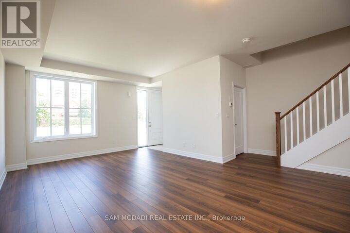 Property Photo: 1180 Cawthra Road 102 ON L5G 0A5