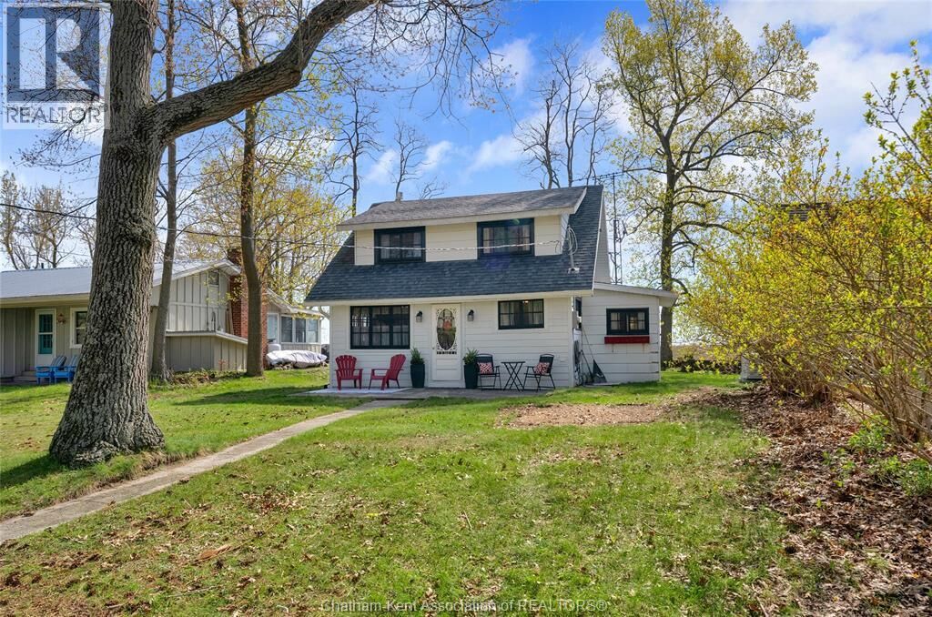 Property Photo:  17498 Lakeshore Road  ON N0P 1X0 