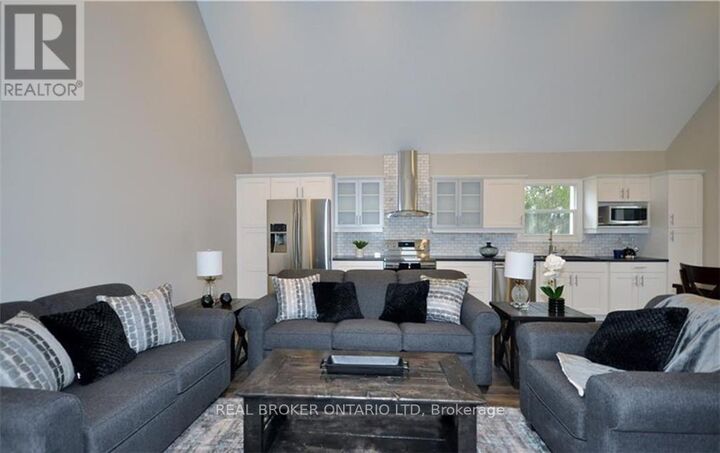 Property Photo:  33 Beaconsfield Avenue 2  ON N6C 1B6 