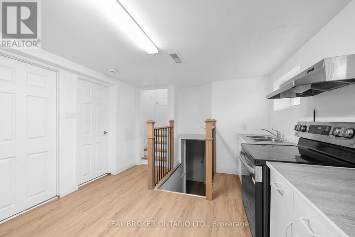 Property Photo: 2518 Harman Court Bsmt ON L5J 1T8