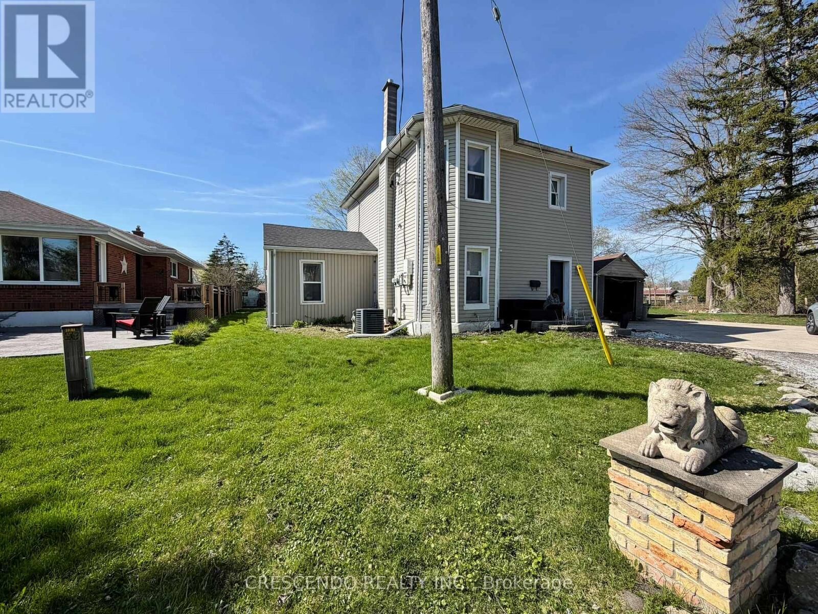 Property Photo:  137 Locust Street  ON N5R 2C6 