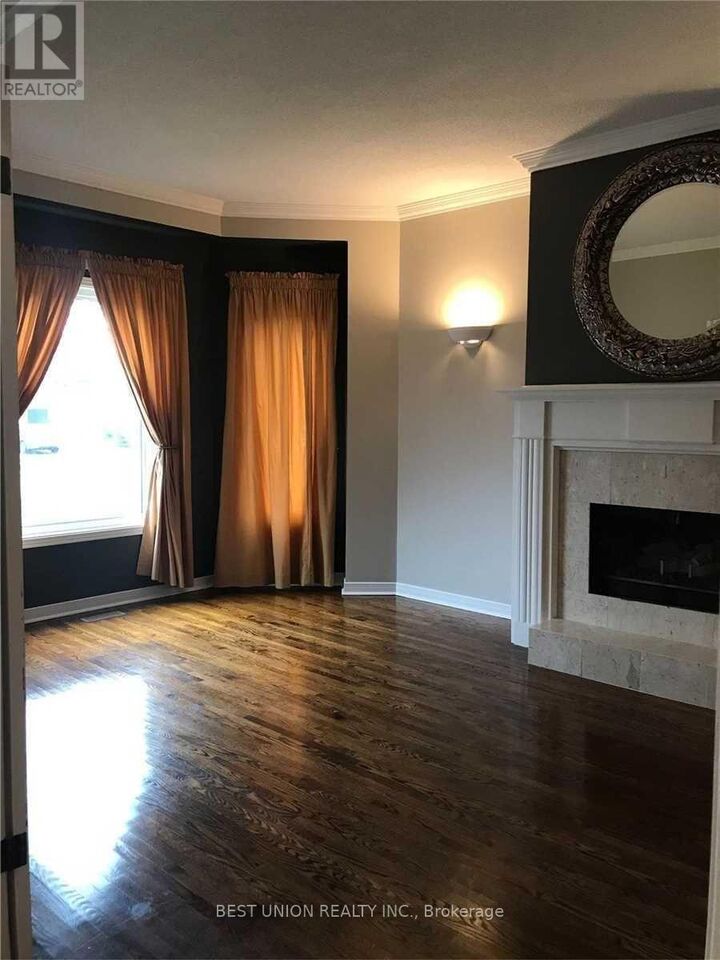 Property Photo:  2323 Towne Boulevard  ON L6H 5J6 