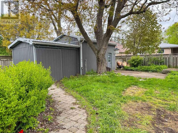 Property Photo:  21 Clarence Street  ON N5H 1T6 