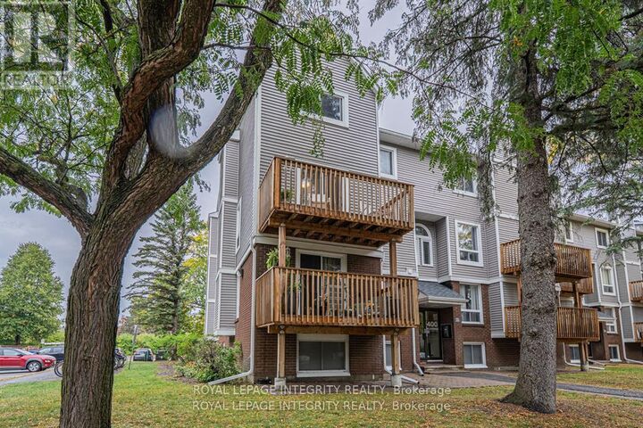 Property Photo:  400 Fenerty Court 5  ON K2L 3A9 