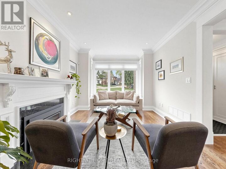 Property Photo:  155 Rumsey Road  ON M4G 1P4 