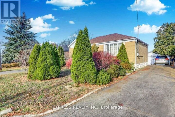 Property Photo:  46 William Cragg Drive  ON M3M 1V1 