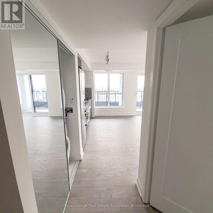 Property Photo:  9 Mabelle Avenue 1524  ON M9A 0E1 