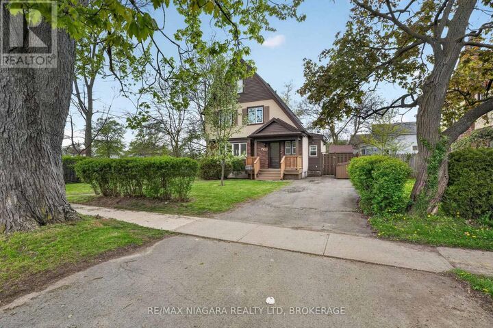 Property Photo:  197 Aqueduct Street  ON L3C 1C3 