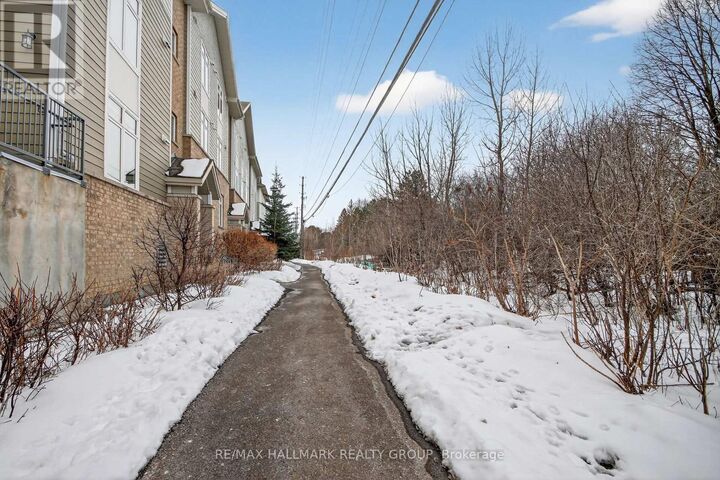 Property Photo:  849 Blackcomb Private Unit F  ON K1G 4E4 