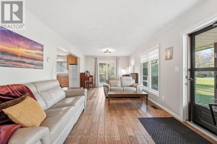 Property Photo:  924 Tanglewood Drive  ON N2Z 2X3 