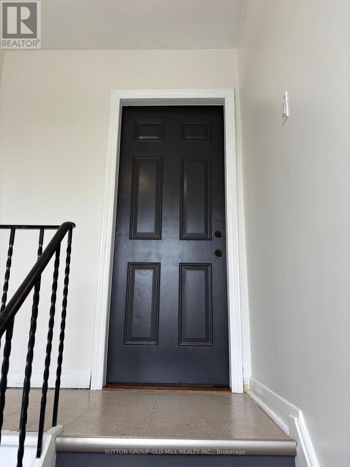 Property Photo:  85A Evans Avenue Upper  ON M8Z 1H7 