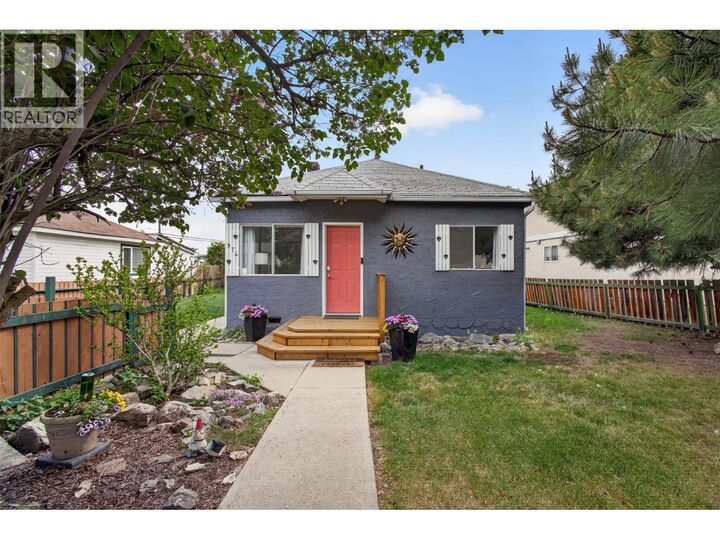 974 Creston Avenue — photo 1