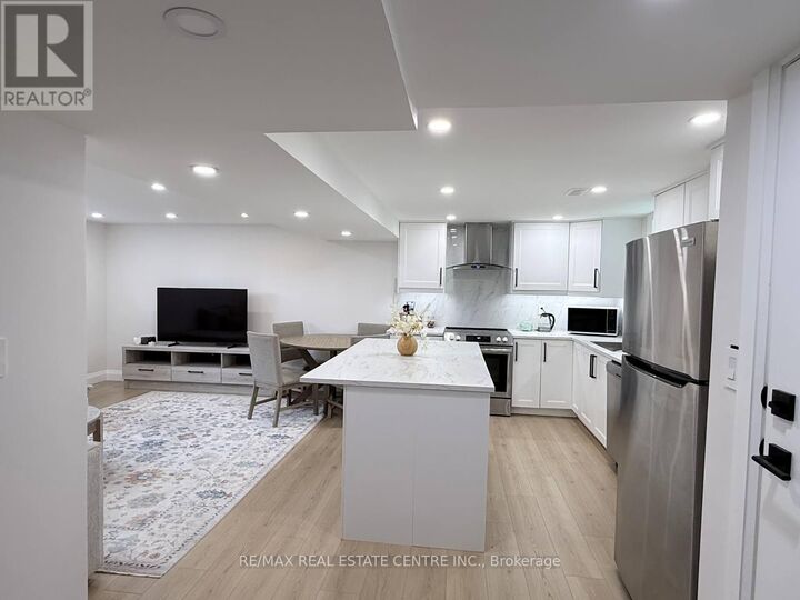 Property Photo:  171 Manitou Way Lower  ON L9G 1X9 