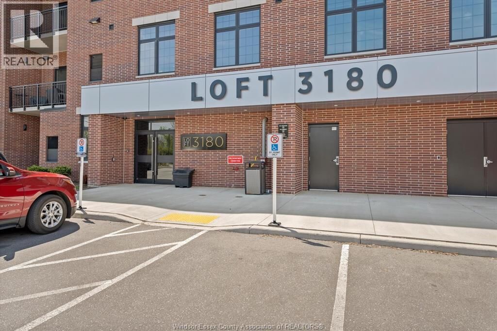 Property Photo:  3180 Meadowbrook Lane 212  ON N8T 0B4 