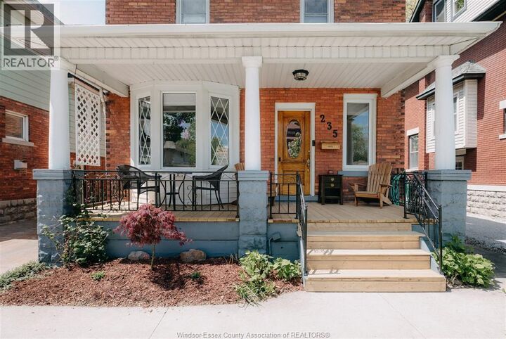 Property Photo:  235 Oak Avenue  ON N9A 5E5 