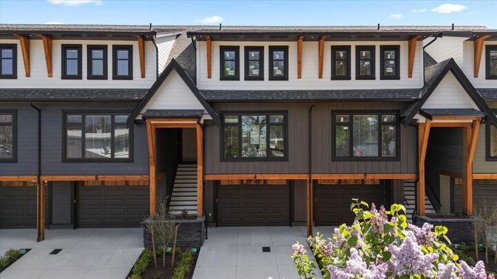 Property Photo: 46106 Riverside Drive 6 BC V2P 3K9