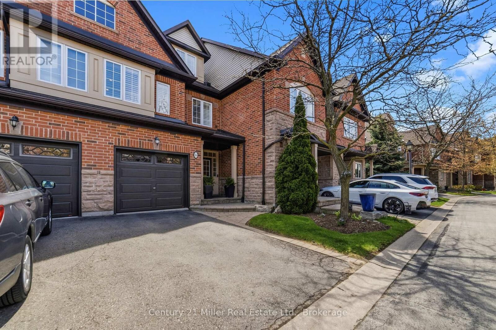 Property Photo:  300 Ravineview Way 16  ON L6H 7J1 