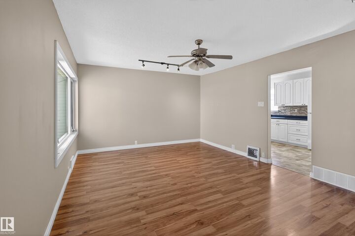 Property Photo:  5409 49 Ave  AB T4V 0N6 