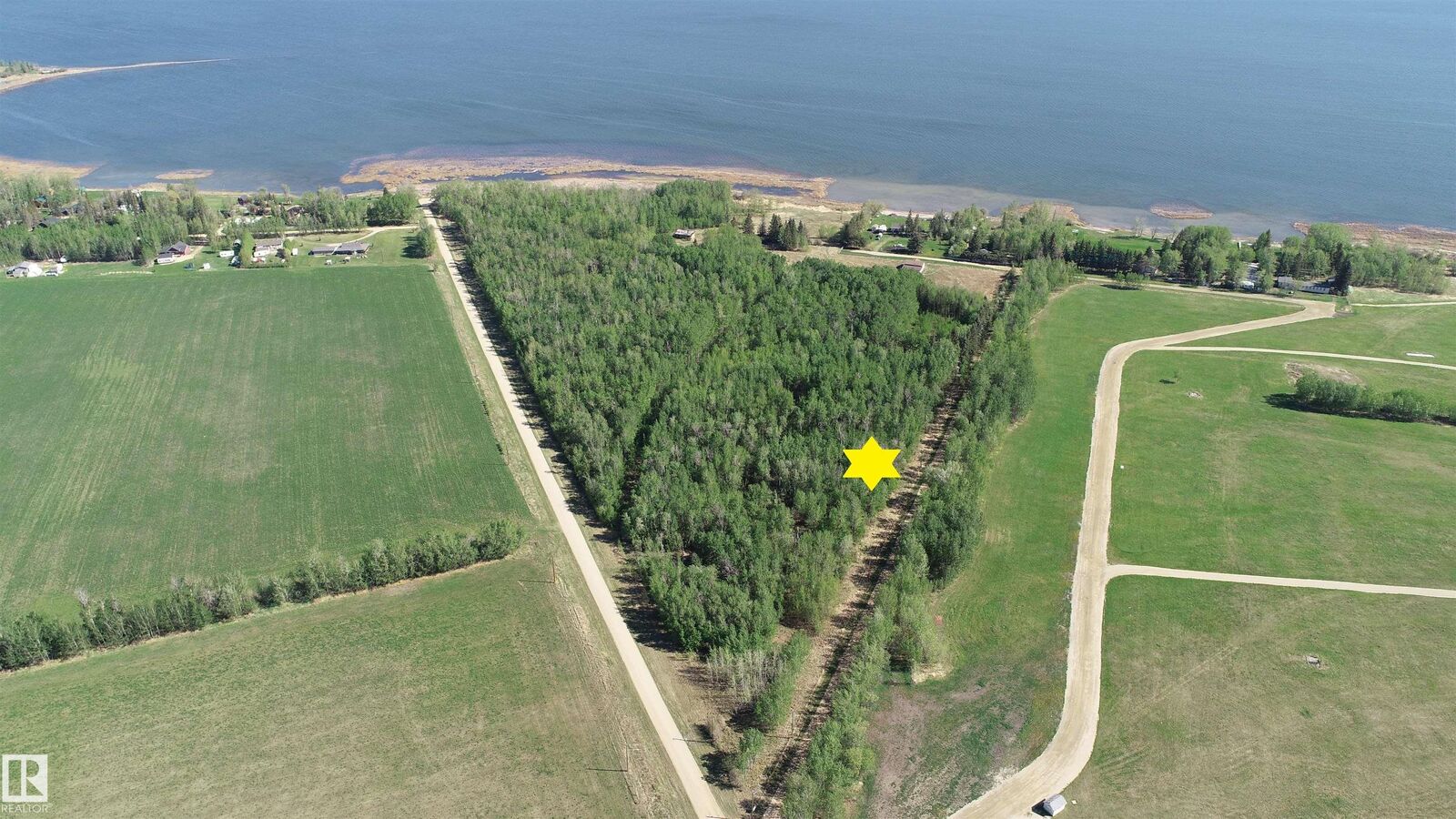 Property Photo:  404 54411 Rge Rd 40  AB T0E 0A0 