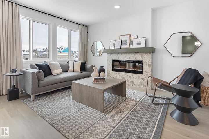 Property Photo:  5641 Hawthorn Way SW  AB T6X 3K7 