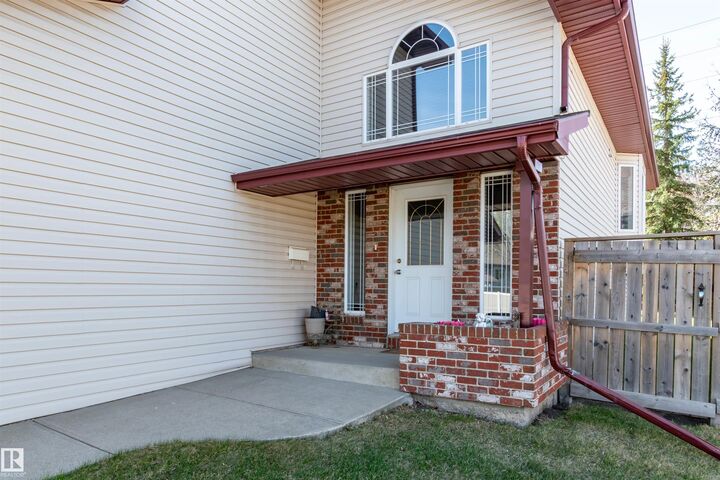 Property Photo:  21 Charlton Way  AB T8H 2C6 