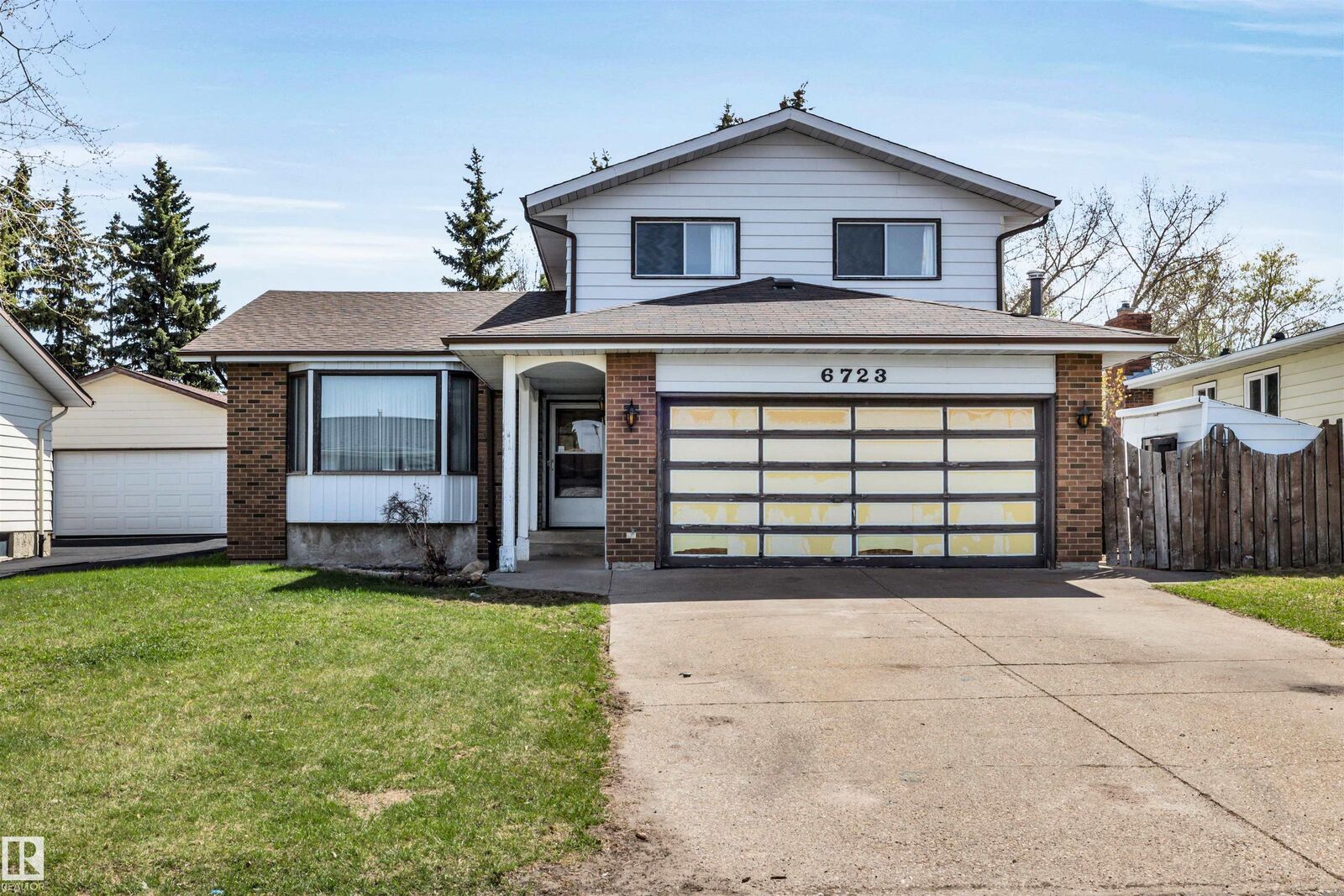 Property Photo: 6723 39 Avenue NW AB T6K 2N6