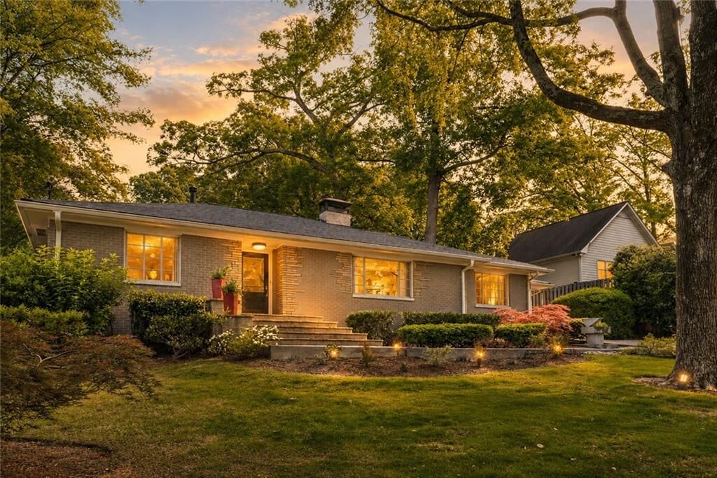 Property Photo:  1196 Sheridan Road NE  GA 30324 