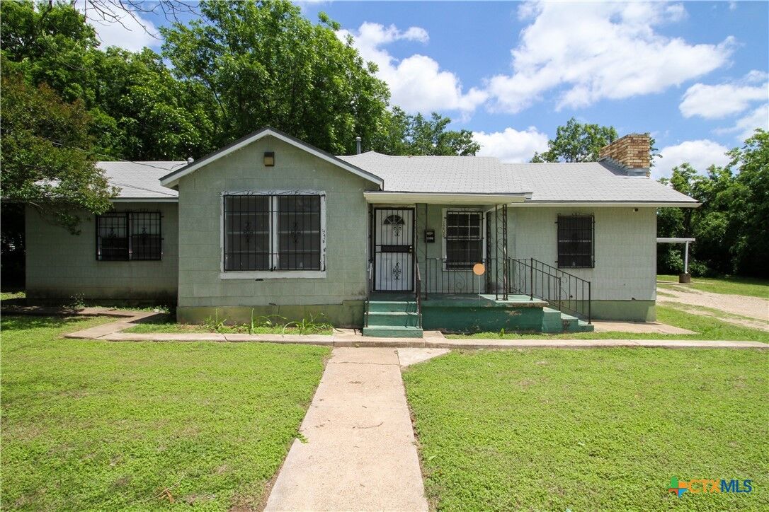 Property Photo:  1208 N College Street  TX 76541 