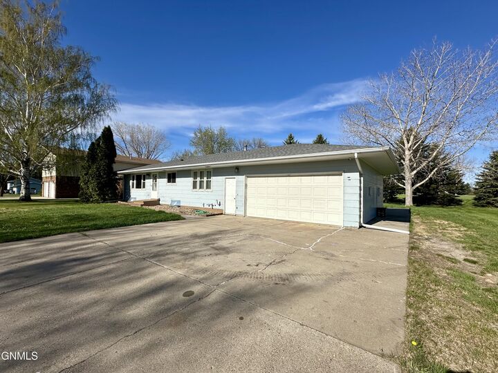 Property Photo:  503 Sayler Street  ND 58576 