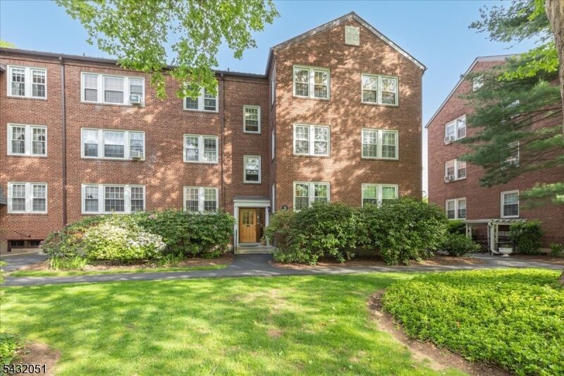 Property Photo:  217 Prospect Ave 3-2B  NJ 07016 