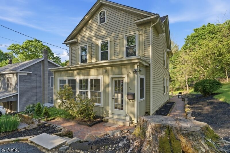 Property Photo:  34 Taylor St  NJ 08829 