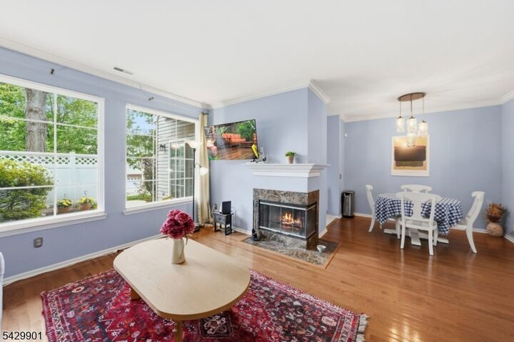 Property Photo:  7 Witherspoon Ct 7  NJ 07960 