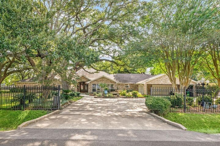 Property Photo: 3519 Singleton Road TX 77521