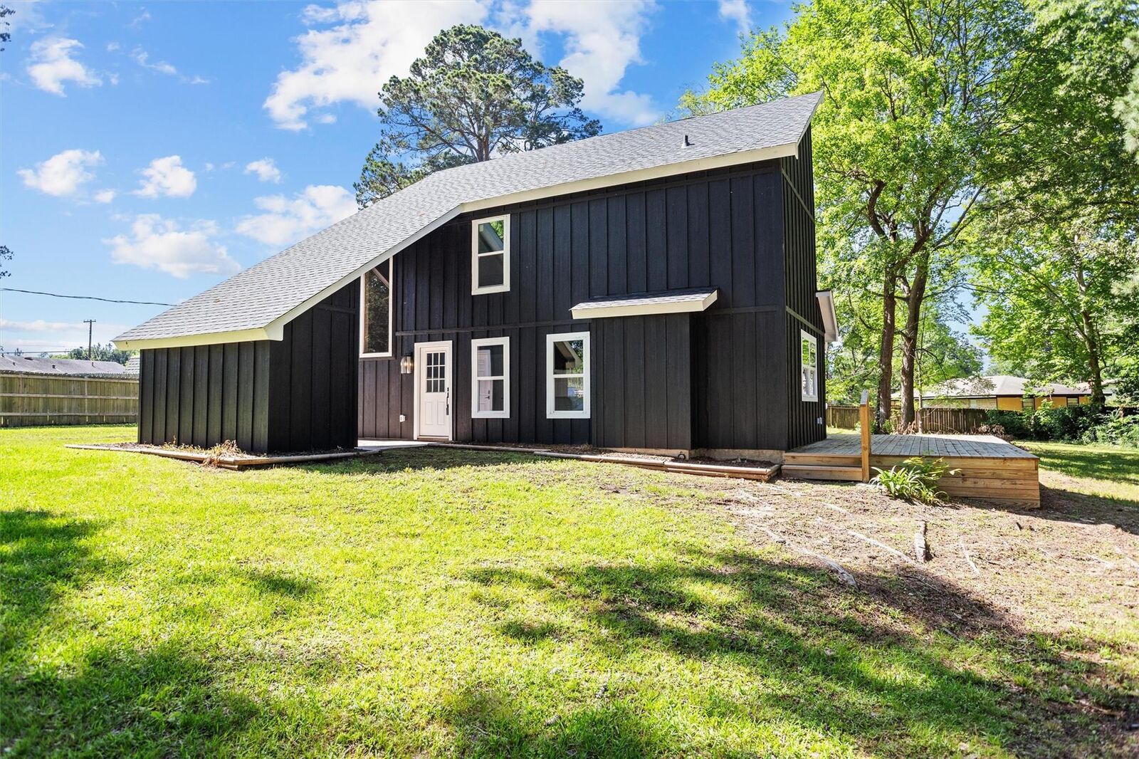 Property Photo:  2105 Paul Avenue  TX 75901 