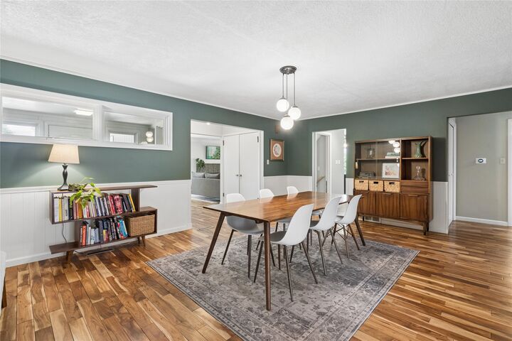 Property Photo:  7204 Jefferson Avenue  IA 50324 