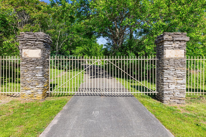 Property Photo: 4351 Lexington Road KY 40330