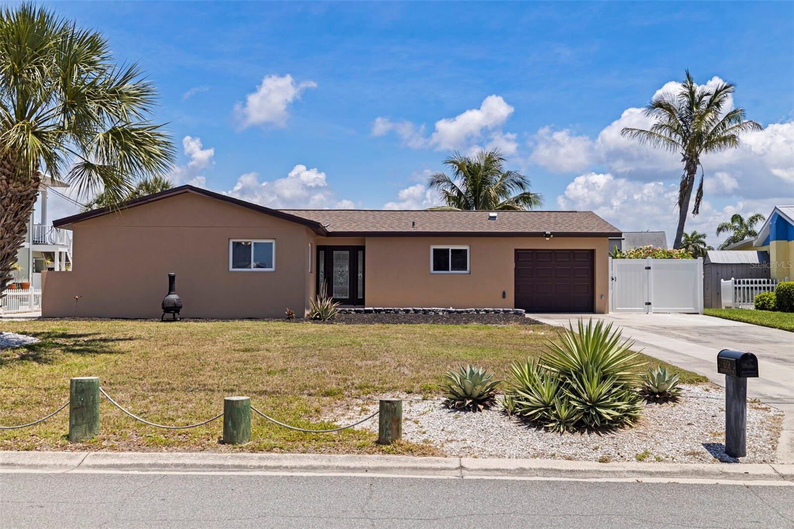 Property Photo: 5108 Commonwealth Road FL 34221