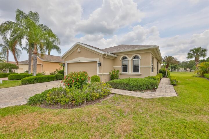 Property Photo:  1907 Sterling Glen Court  FL 33573 