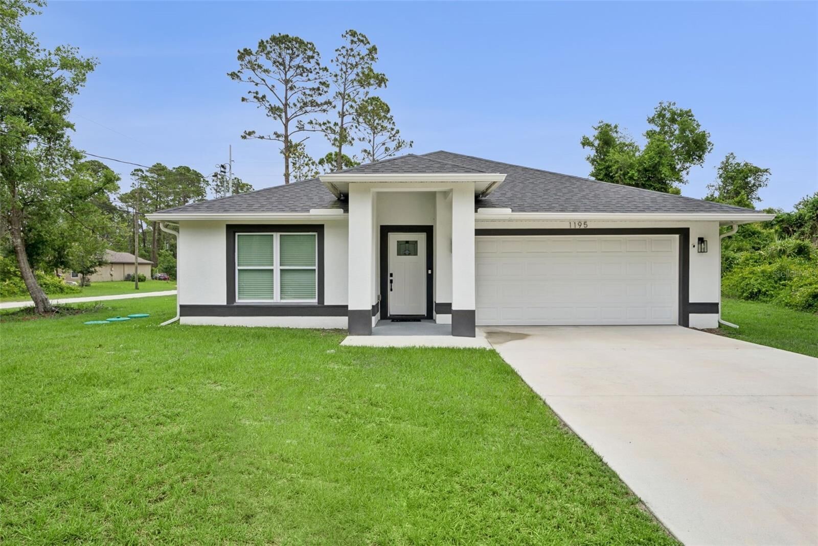 Property Photo:  1195 8th Avenue  FL 32724 