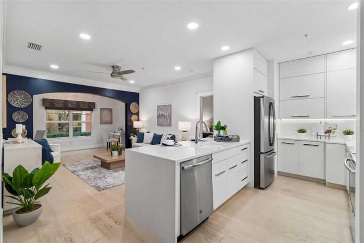 Property Photo:  4207 S Dale Mabry Highway 5110  FL 33611 