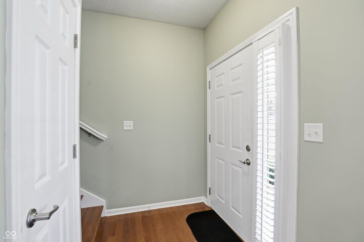 Property Photo:  1626 Lacebark Drive Unit F  IN 46143 