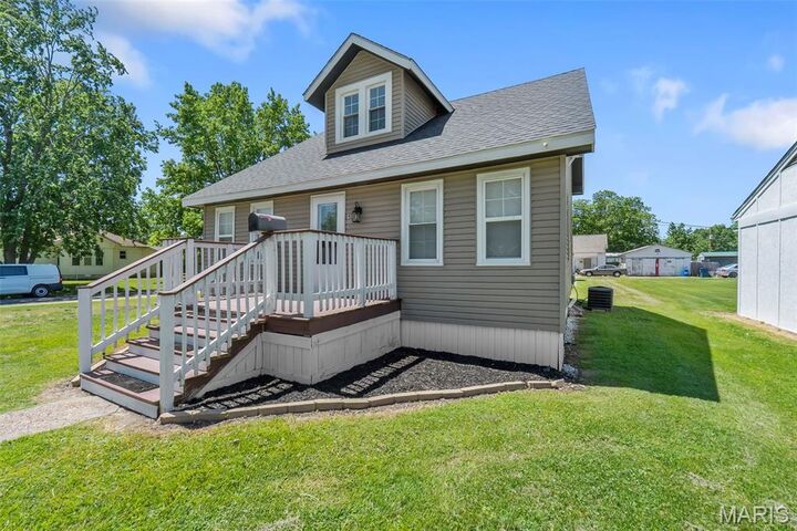 Property Photo: 401 N 3rd Street MO 63740